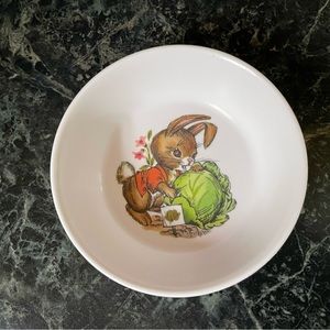 Two Vintage Oneida Delux Peter Rabbit Bowls (3258)